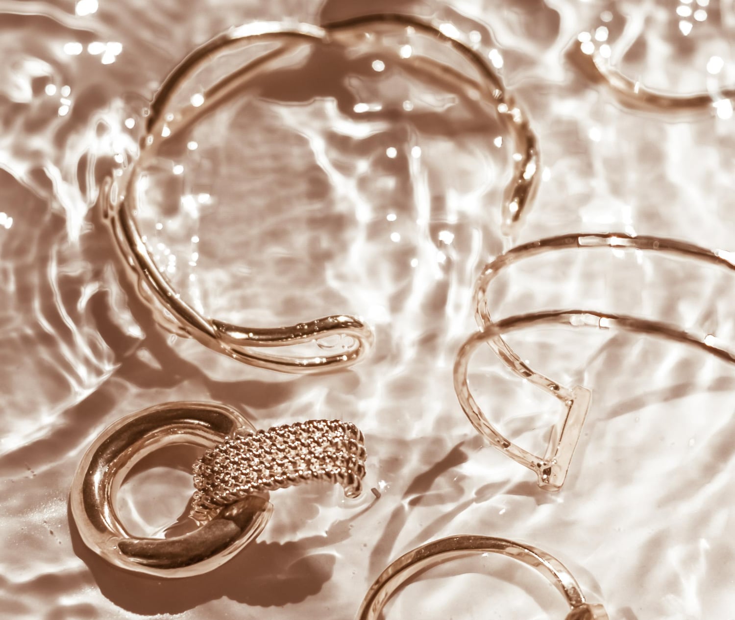 How Aesthetic Jewelry Became a Must-Have in Modern Fashion